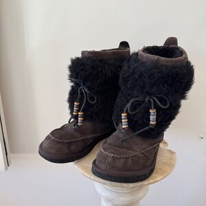 UGG Australia Rainier Black Sheepskin Eskimo Boot Women Model 5189 US Womens 9